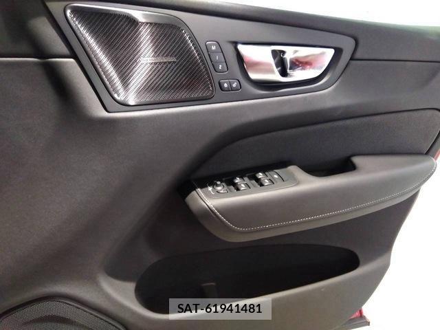 Volvo XC60 2021-09 8338409-28