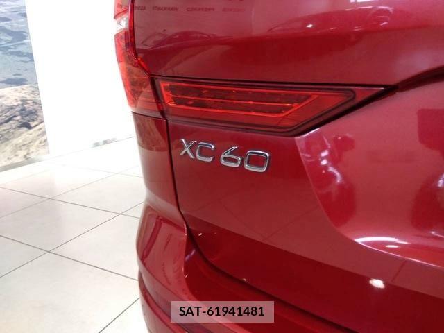 Volvo XC60 2021-09 8338409-4