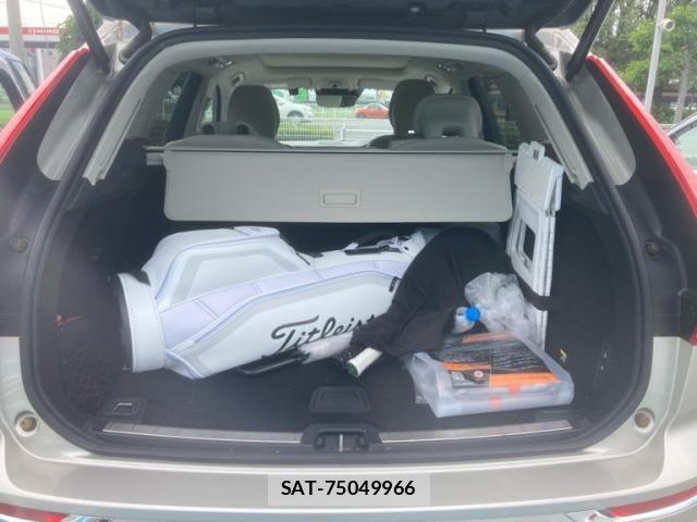 Volvo XC60 2019-02 8338413-9