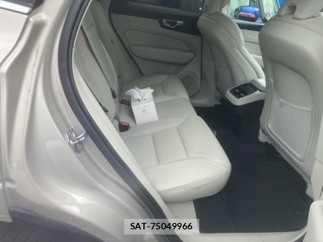 Volvo XC60 2019-02 8338413-13