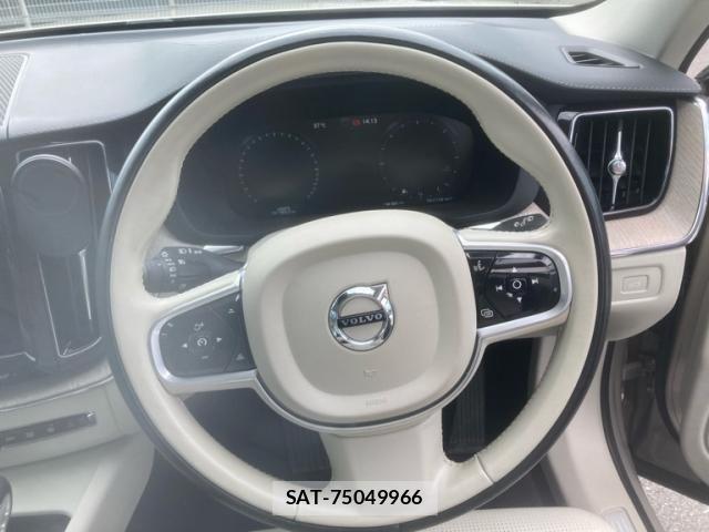 Volvo XC60 2019-02 8338413-17