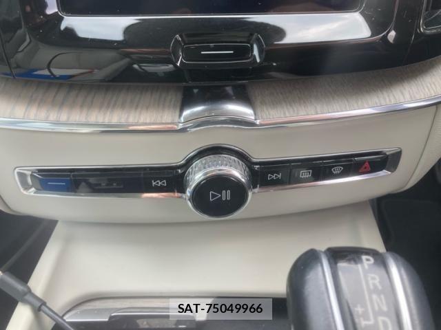 Volvo XC60 2019-02 8338413-20