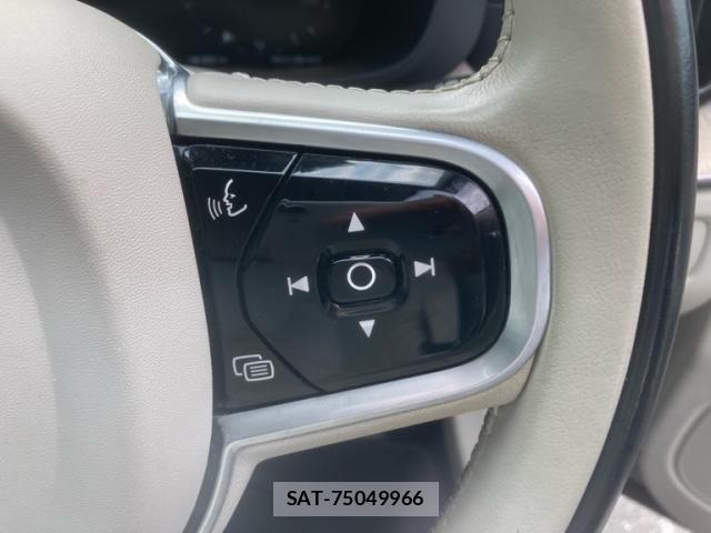 Volvo XC60 2019-02 8338413-25