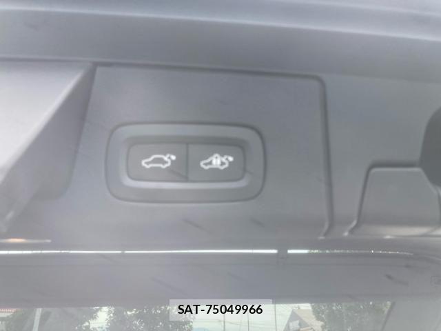 Volvo XC60 2019-02 8338413-7