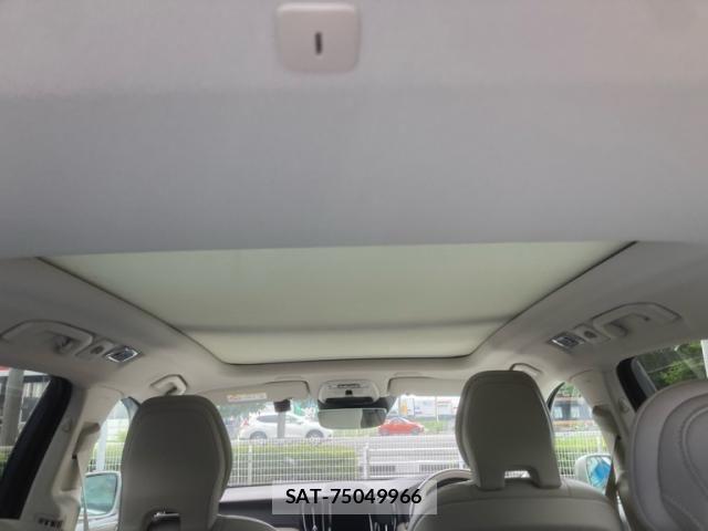 Volvo XC60 2019-02 8338413-8