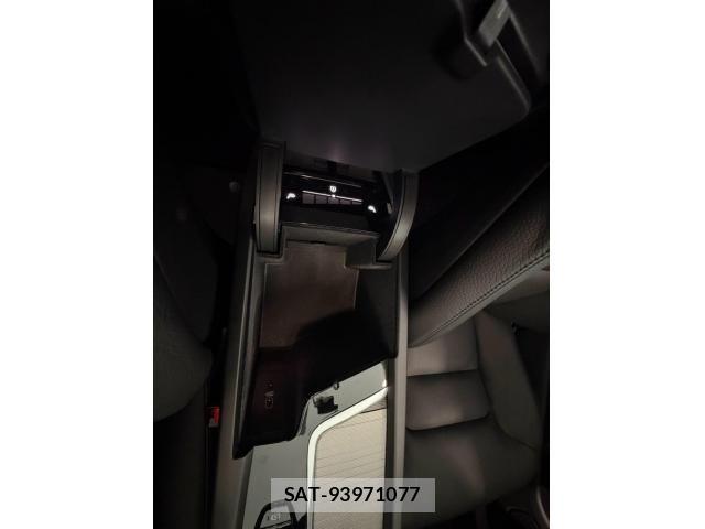 Volvo XC60 2022-09 8353782-9