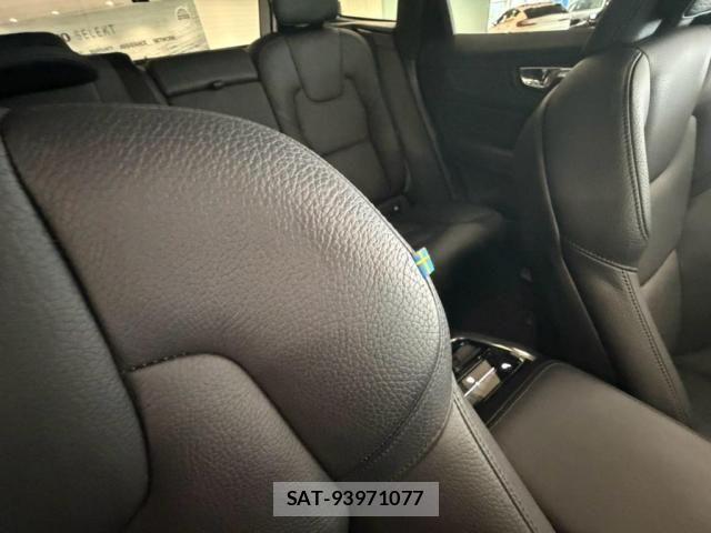 Volvo XC60 2022-09 8353782-10