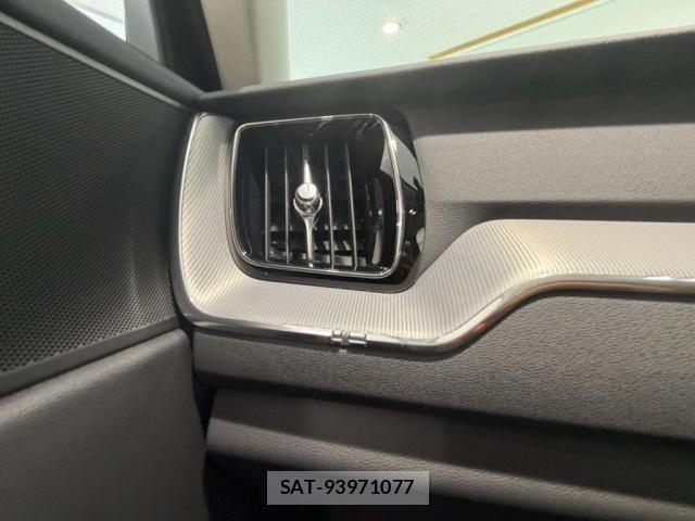 Volvo XC60 2022-09 8353782-13