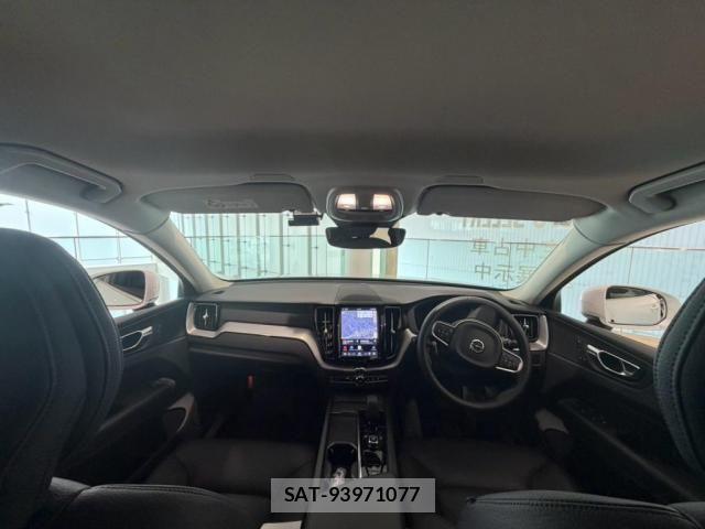 Volvo XC60 2022-09 8353782-1