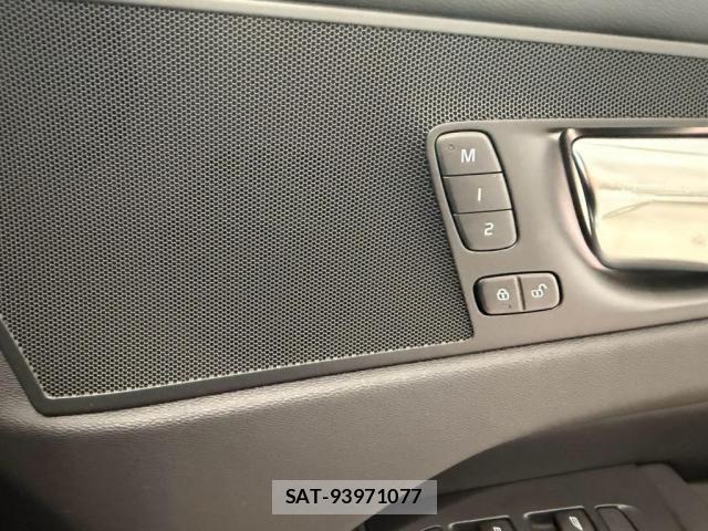 Volvo XC60 2022-09 8353782-27