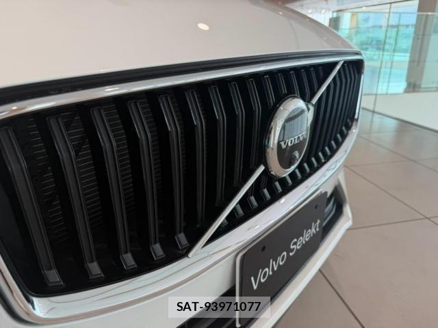 Volvo XC60 2022-09 8353782-28