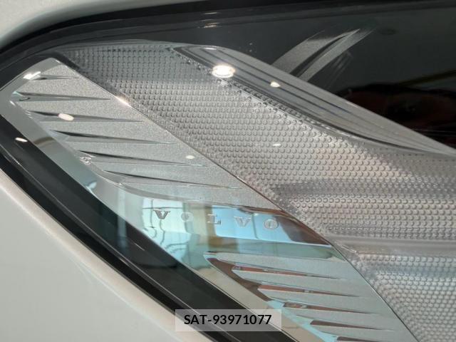Volvo XC60 2022-09 8353782-29