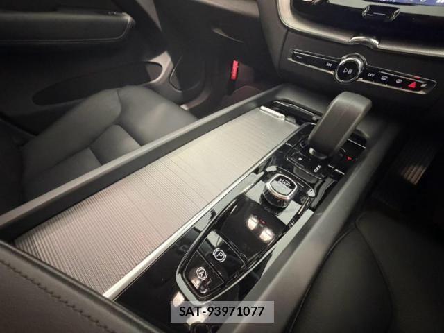Volvo XC60 2022-09 8353782-6