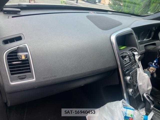 Volvo XC60 2015-11 8353784-12