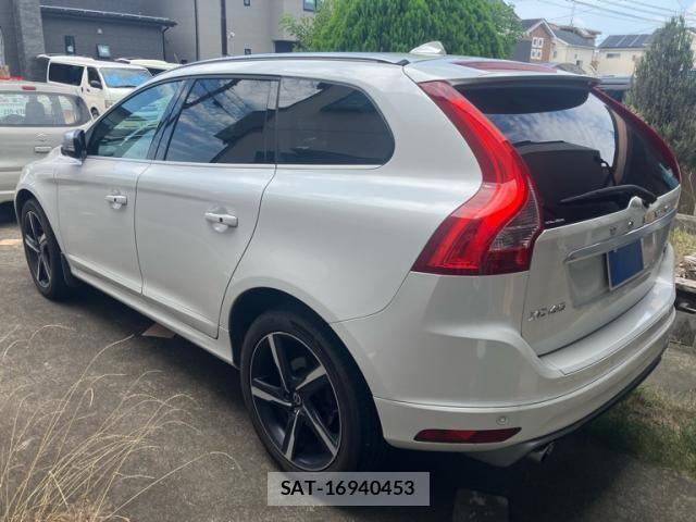 Volvo XC60 2015-11 8353784-1