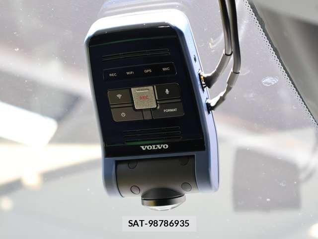 Volvo XC60 2025-12 8353781-3