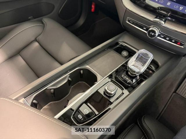 Volvo XC60 2025-12 8369641-17