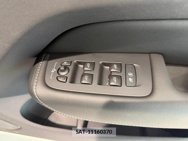 Volvo XC60 2025-12 8369641-24