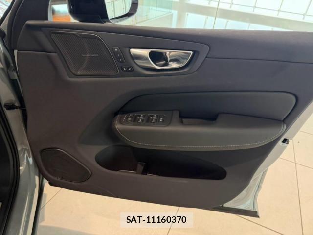 Volvo XC60 2025-12 8369641-25