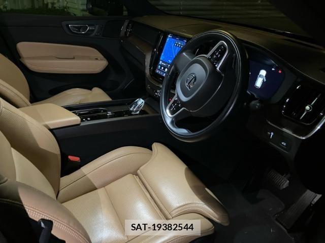 Volvo XC60 2021-11 8369644-13