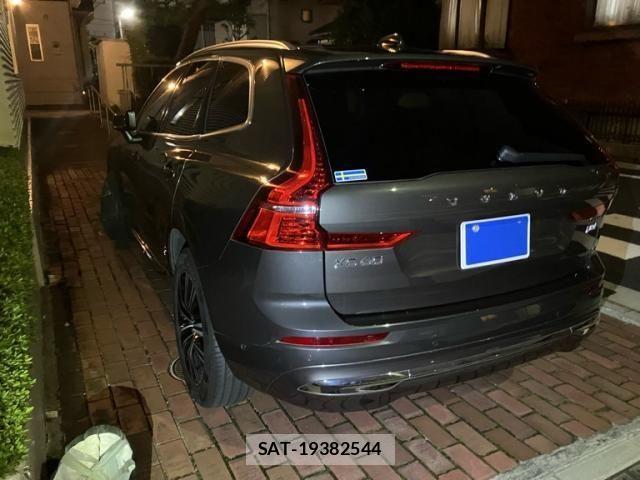 Volvo XC60 2021-11 8369644-4