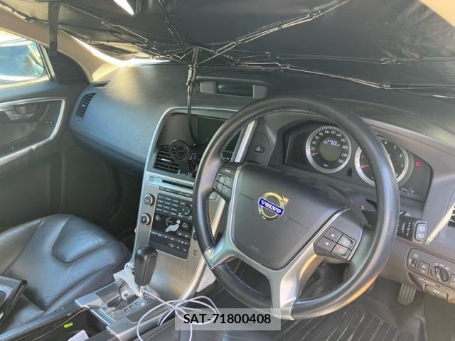 Volvo XC60 2009-08 8369643-11