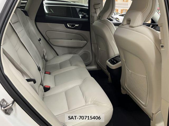 Volvo XC60 2022-01 8415734-4
