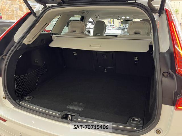 Volvo XC60 2022-01 8415734-5