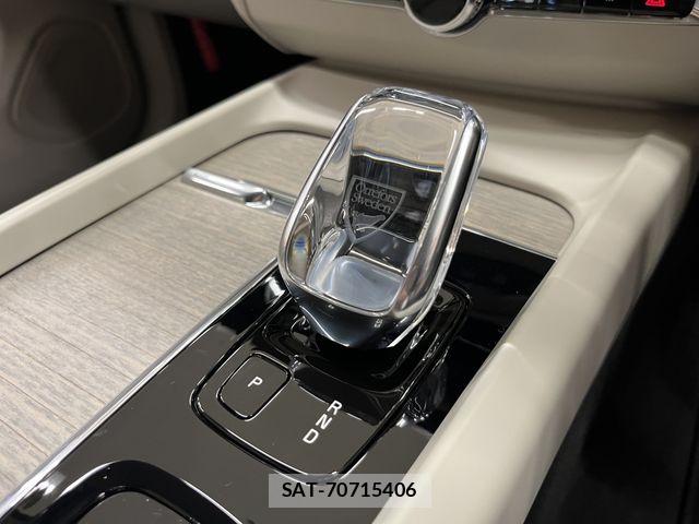 Volvo XC60 2022-01 8415734-7