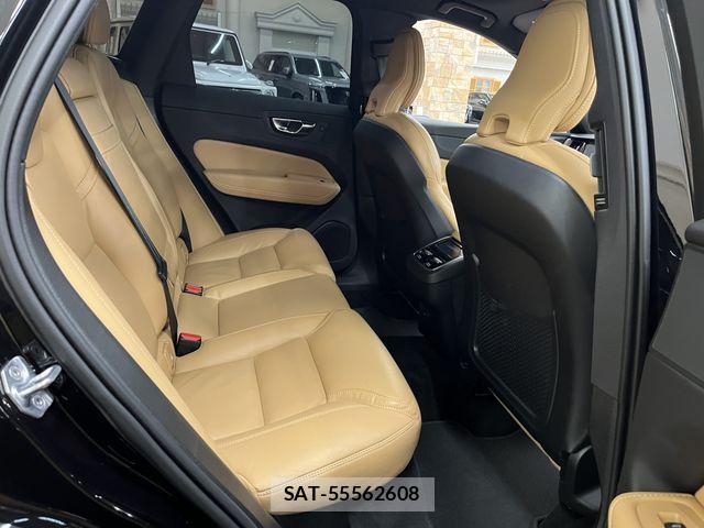 Volvo XC60 2021-03 8415735-4