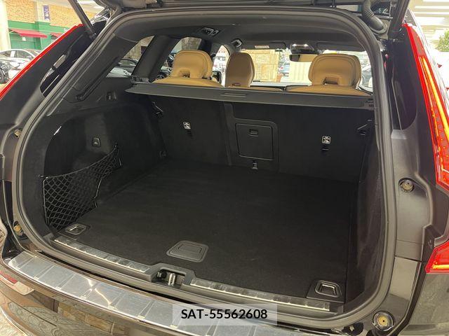 Volvo XC60 2021-03 8415735-5