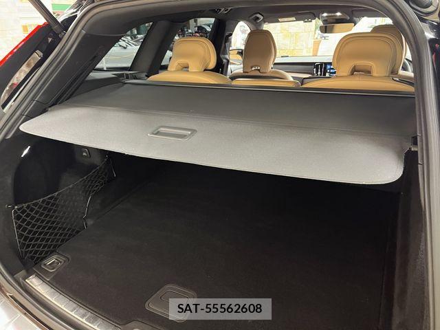 Volvo XC60 2021-03 8415735-6