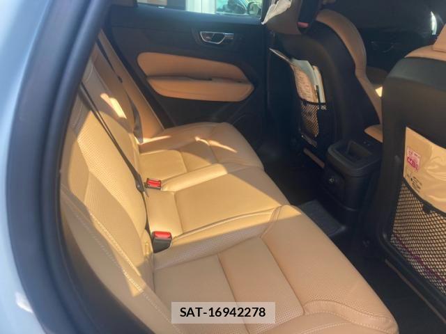 Volvo XC60 2019-03 8415742-10