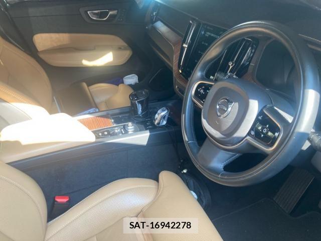 Volvo XC60 2019-03 8415742-11