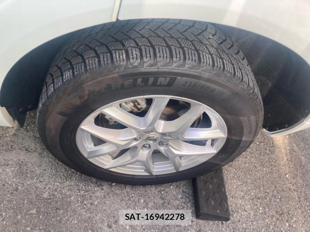 Volvo XC60 2019-03 8415742-6