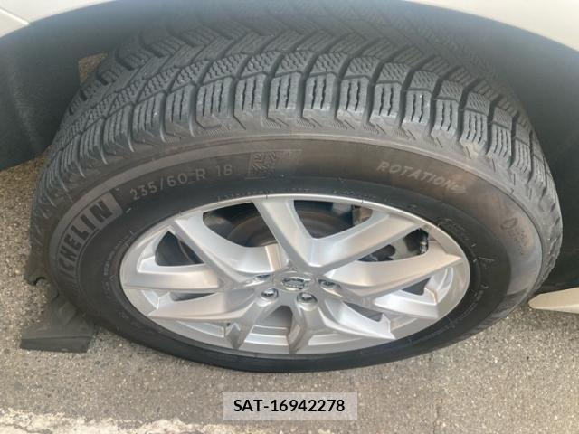 Volvo XC60 2019-03 8415742-7