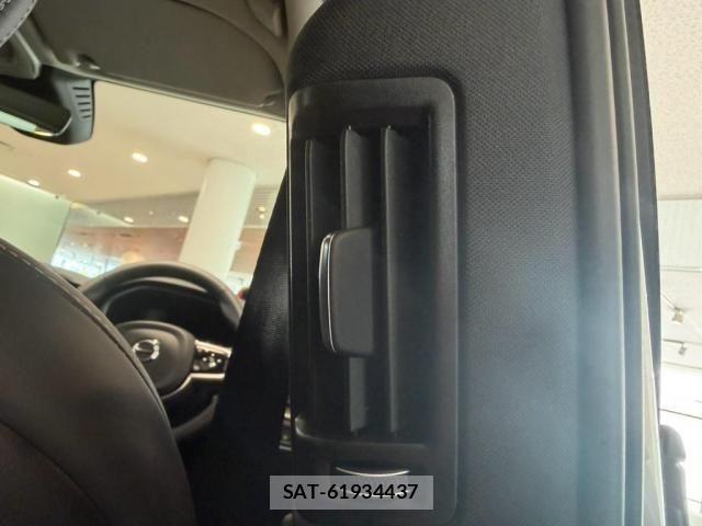 Volvo XC60 2024-07 8564014-6
