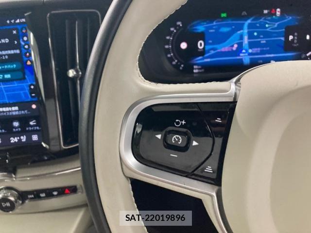 Volvo XC60 2022-08 8564013-16