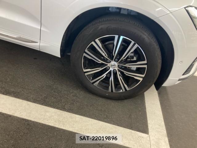 Volvo XC60 2022-08 8564013-4