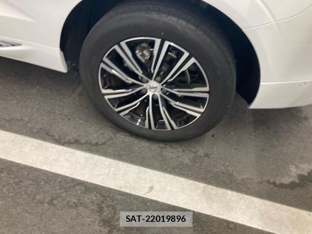 Volvo XC60 2022-08 8564013-6