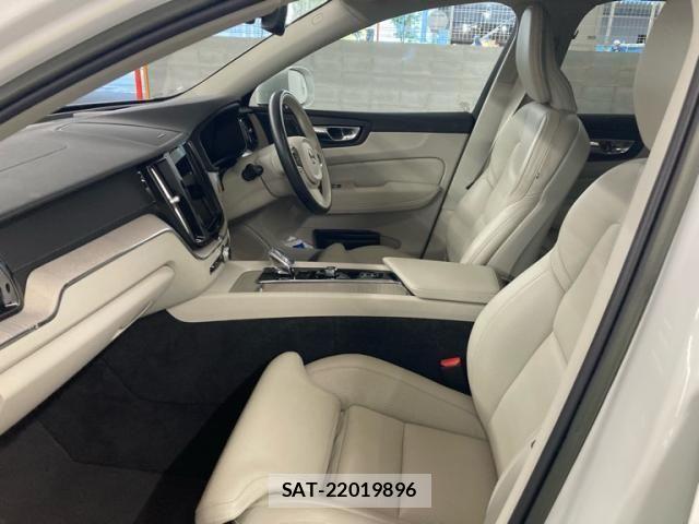 Volvo XC60 2022-08 8564013-8