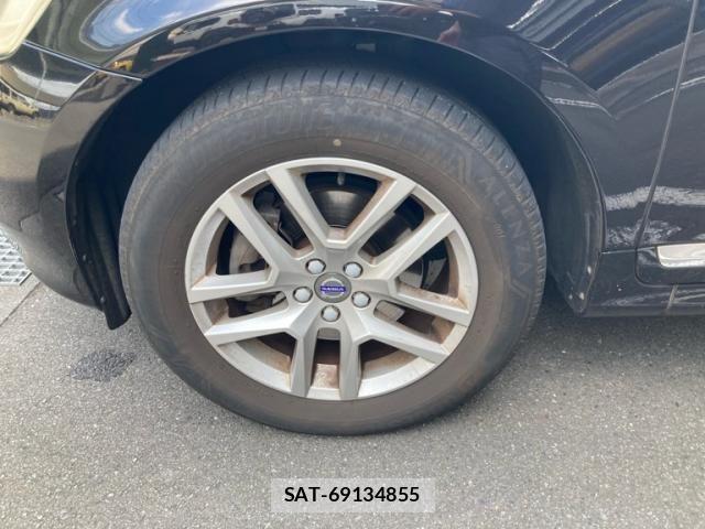Volvo XC60 2017-10 8564015-22