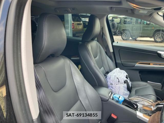 Volvo XC60 2017-10 8564015-6