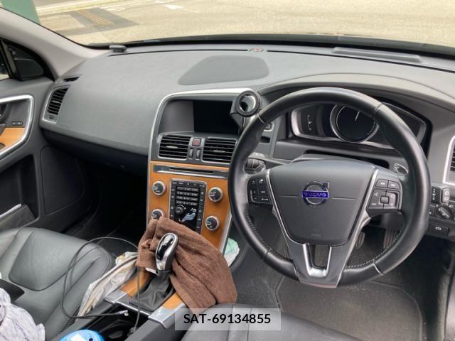 Volvo XC60 2017-10 8564015-8