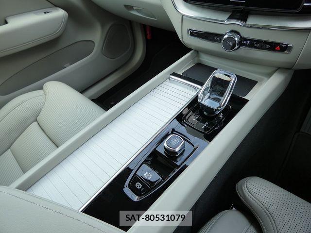 Volvo XC60 2025-06 8564012-16