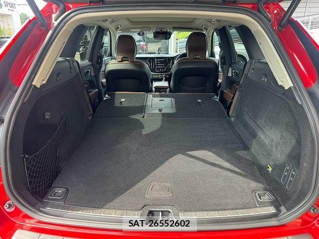 Volvo XC60 2018-12 8629610-12