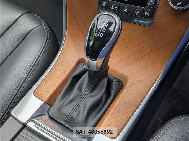 Volvo XC60 2017-07 8629611-14