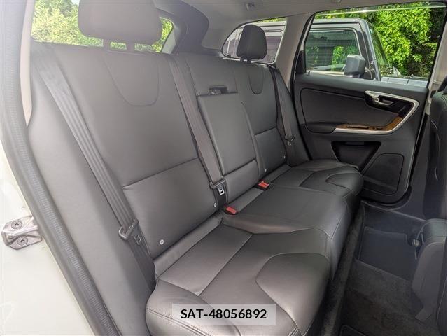 Volvo XC60 2017-07 8629611-16