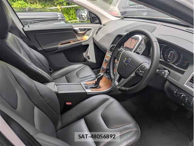 Volvo XC60 2017-07 8629611-8