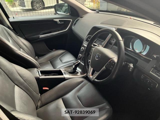 Volvo XC60 2016-08 8629612-15
